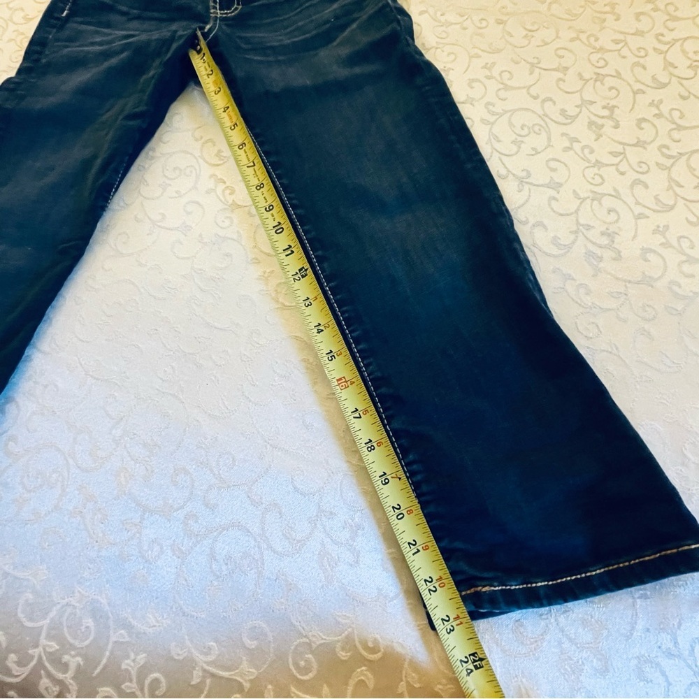 BKE Payton Cropped Stretchy Capri Jeans - Picture 12 of 16